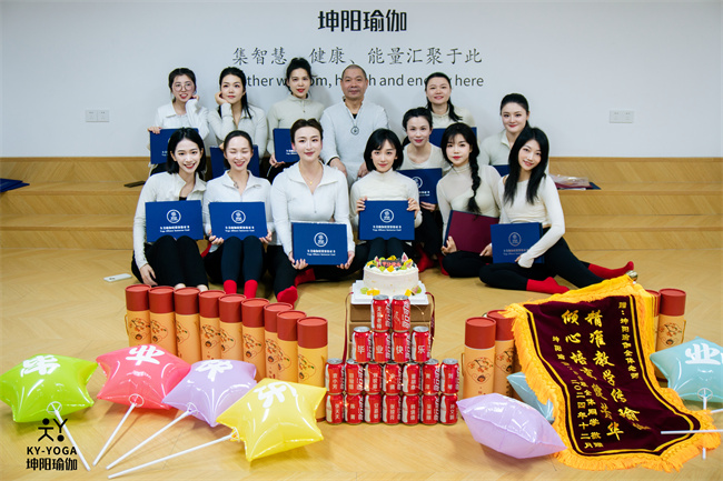 新手瑜伽老师如何快速提升自我